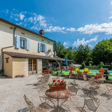 Gites La Charrue Guest house Vieux-Mareuil