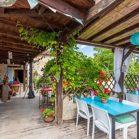 Gites La Charrue Guest house *